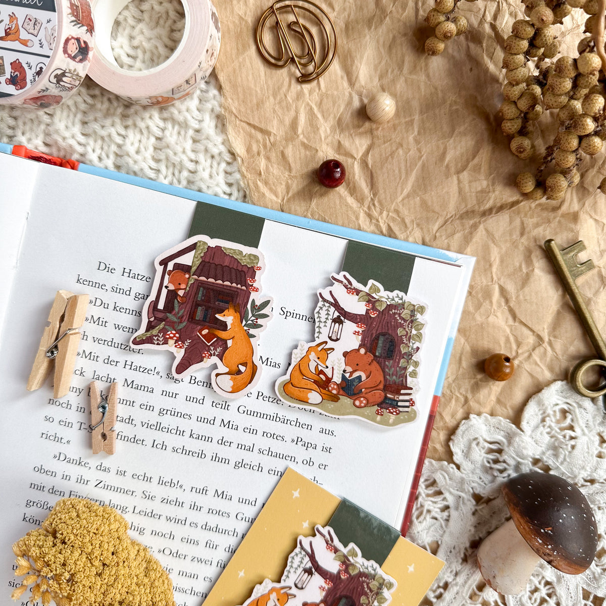 Magnetic Bookmark - Enchanted Forest Book Club