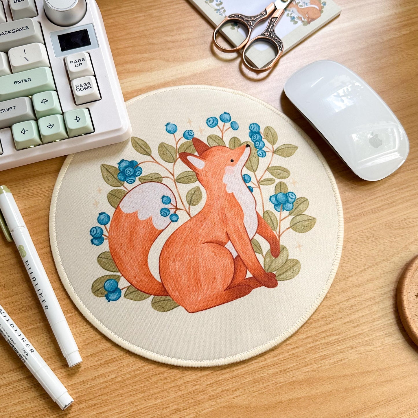 Round Waterproof Mousepad - Blueberry Fox