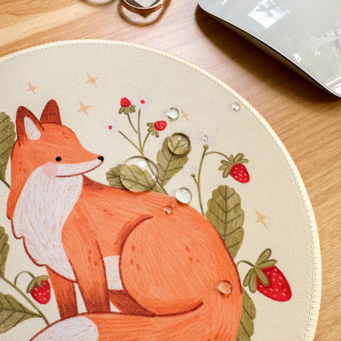Round Waterproof Mousepad - Strawberry Fox