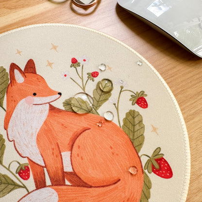 Round Waterproof Mousepad - Strawberry Fox