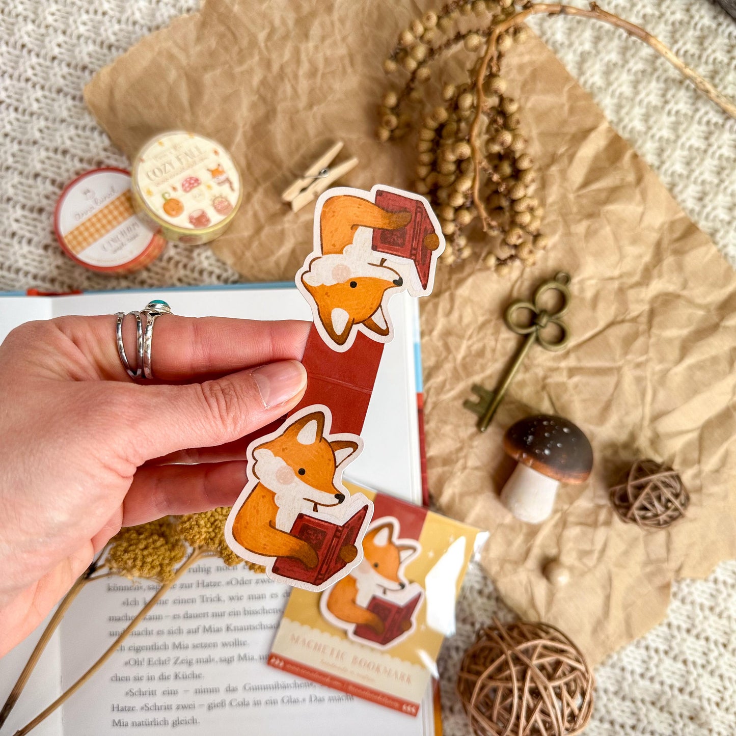 Magnetic Bookmark - Fox Reader