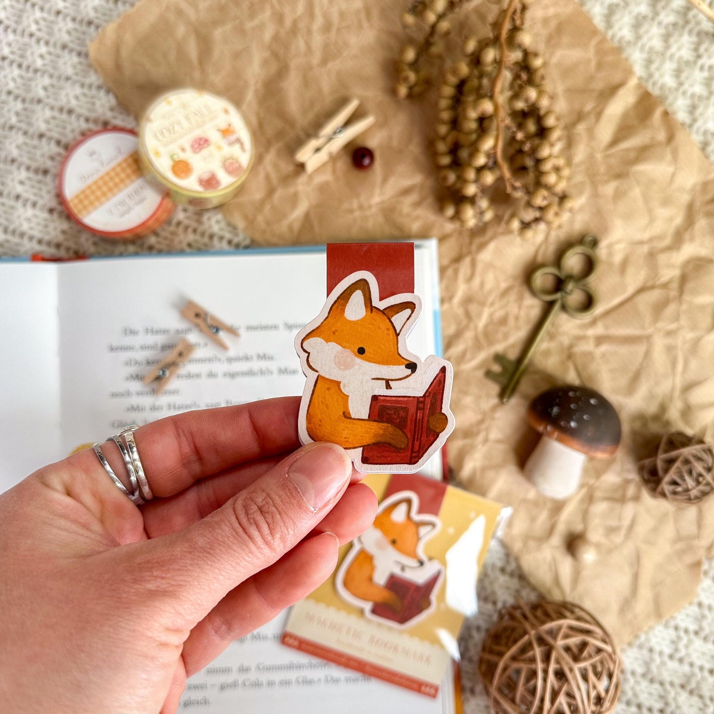 Magnetic Bookmark - Fox Reader