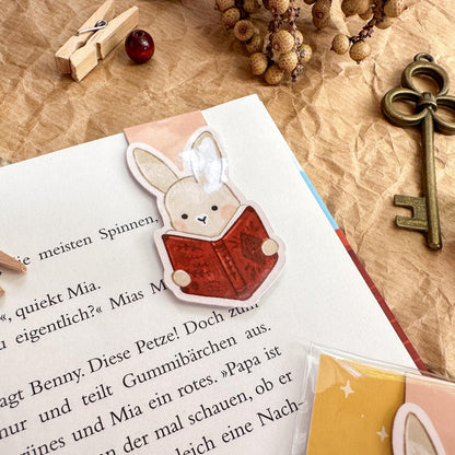 Magnetic Bookmark - Bunny Reader
