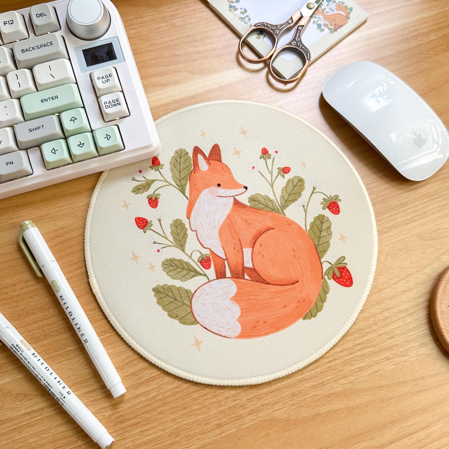 Round Waterproof Mousepad - Strawberry Fox