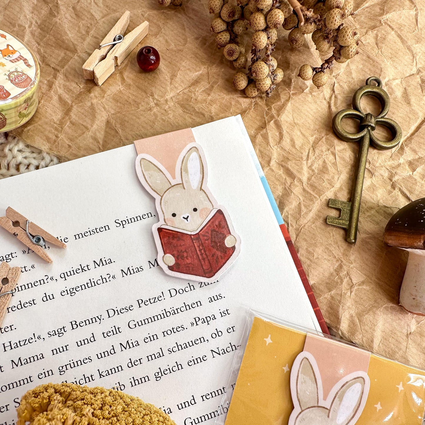 Magnetic Bookmark - Bunny Reader
