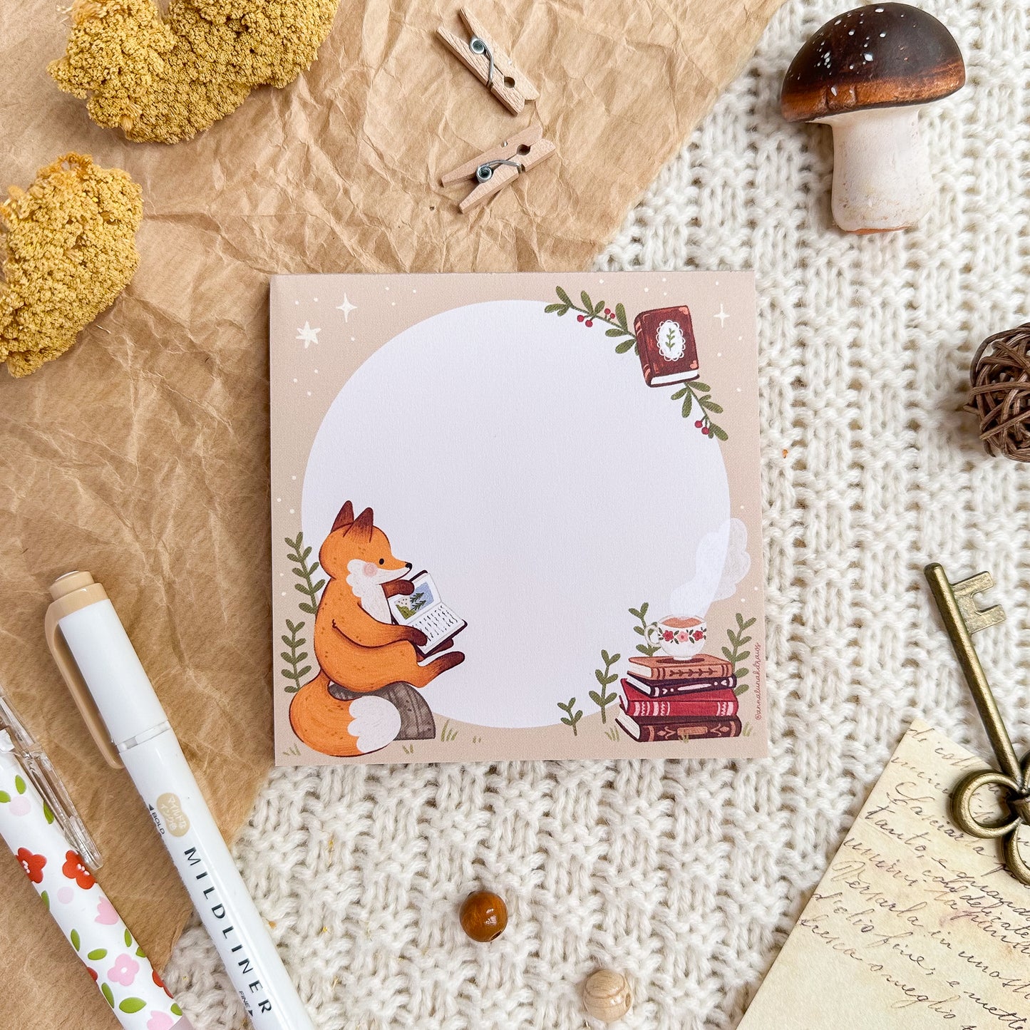 Memo Pad - Reading Fox