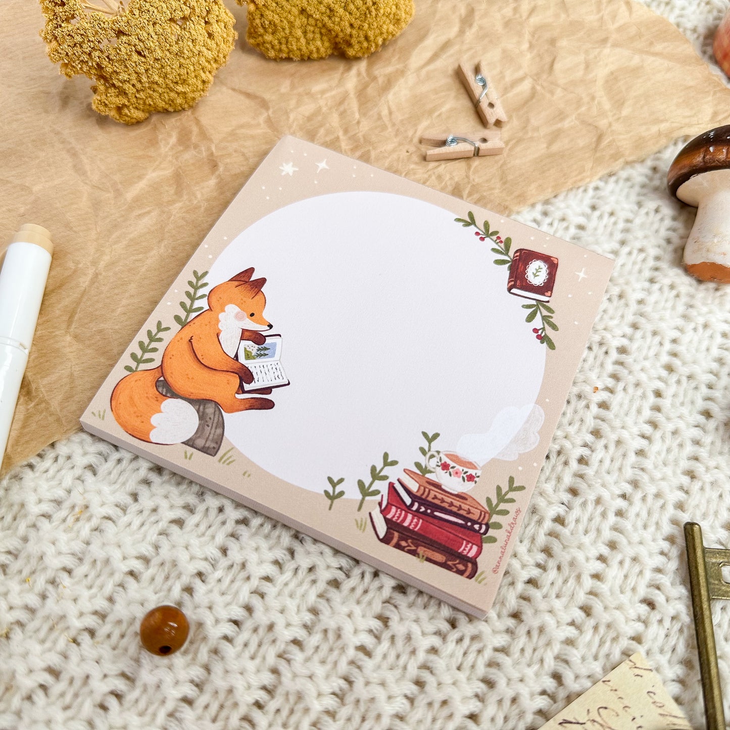 Memo Pad - Reading Fox