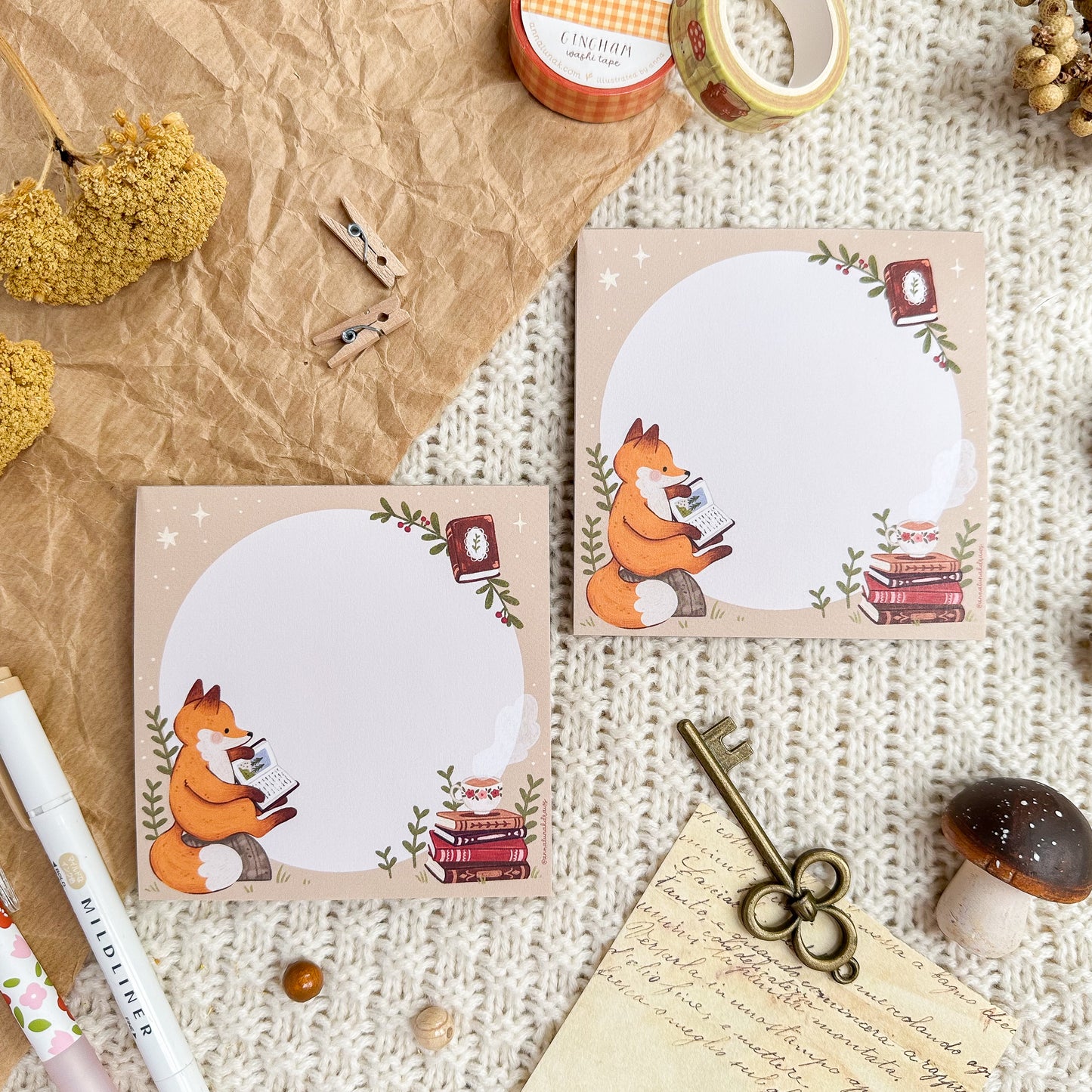 Memo Pad - Reading Fox