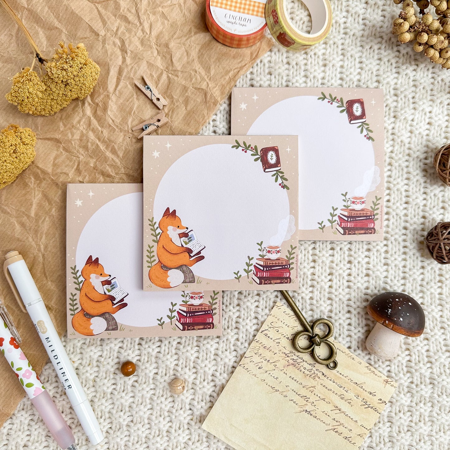 Memo Pad - Reading Fox